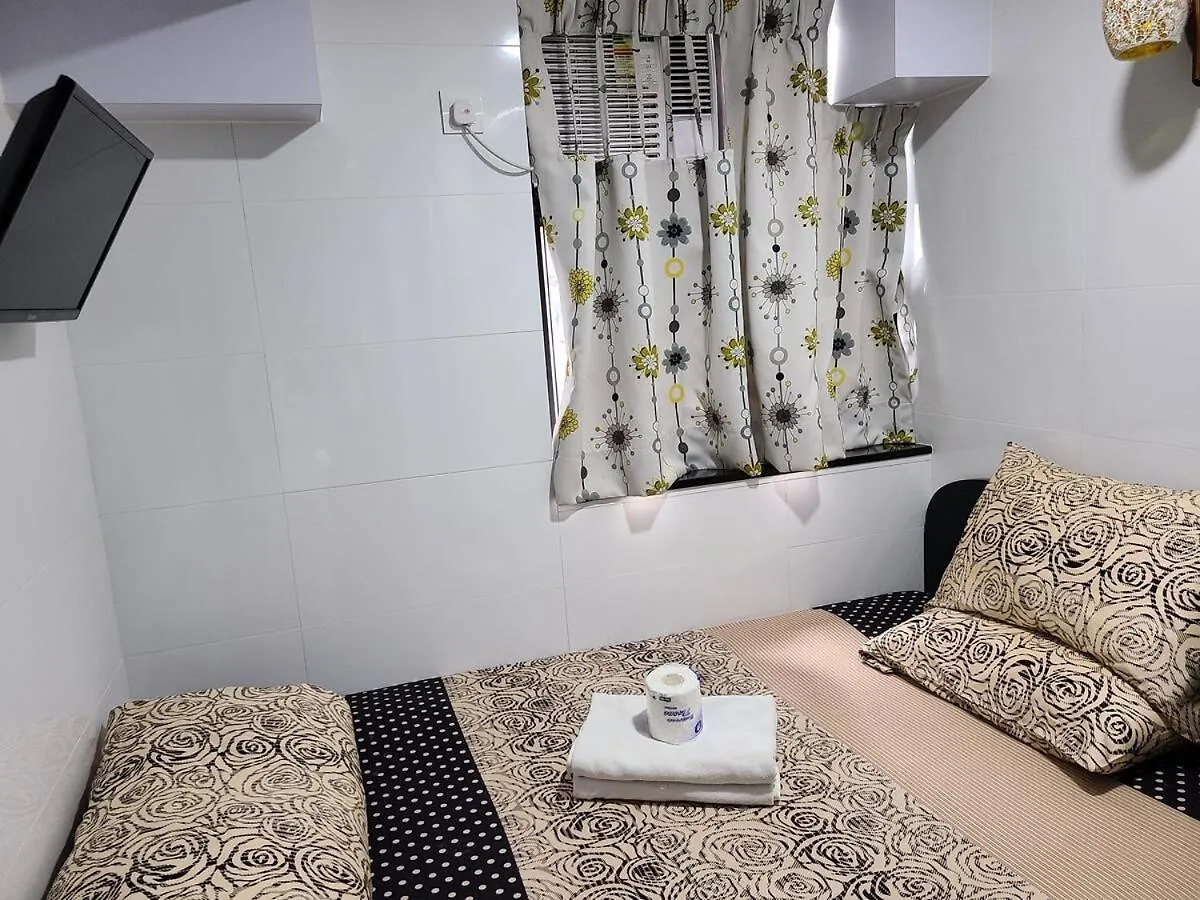 Hostel 16 Paris Guest House Block E Reception 10Th Floor Hong Kong